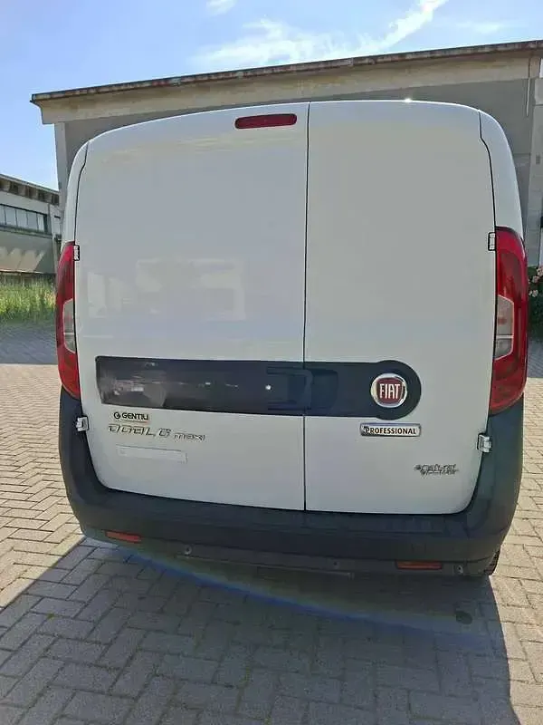 Usata Fiat Doblò Easy 120 CV (88 kW) 2016 Bianco Monovolume