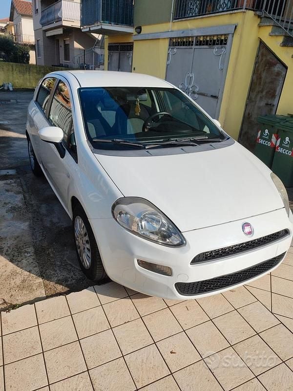 Usata Fiat Punto 75 CV (55 kW) 2013 Bianco Utilitaria