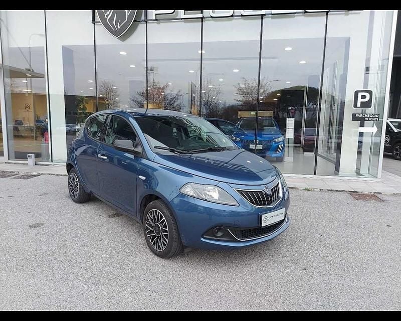 Usata Lancia Ypsilon Gold 69 CV (50 kW) 2023 Blu Utilitaria