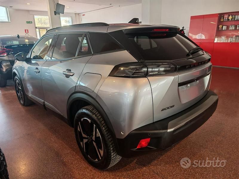 Usata Peugeot 2008 Allure 101 CV (74 kW) 2024 Grigio SUV