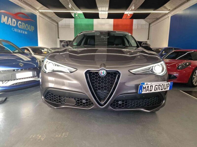 Usato 2018 Alfa Romeo Stelvio 2.0 Benzin 201 CV (29.490 €)
