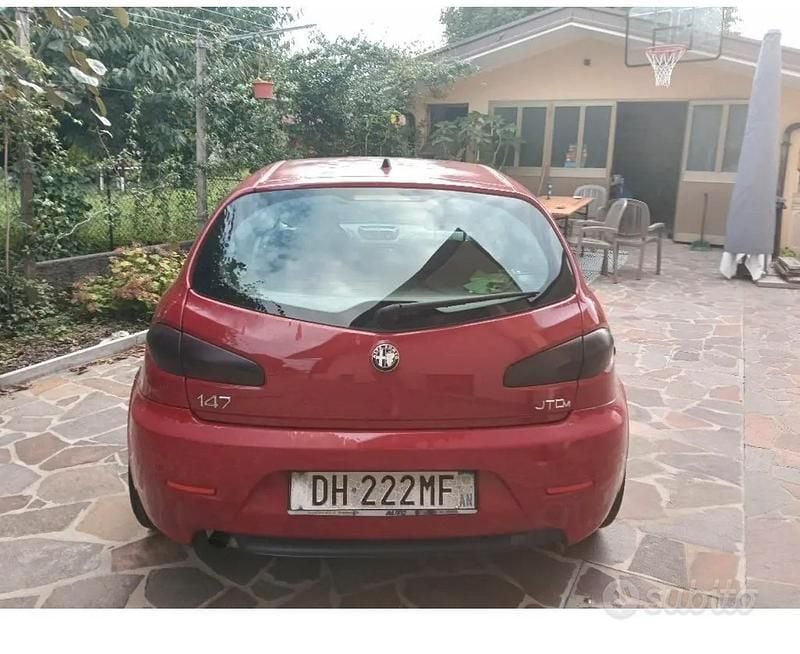 Usata Alfa Romeo 147 150 CV (110 kW) 2007 Rosso Utilitaria