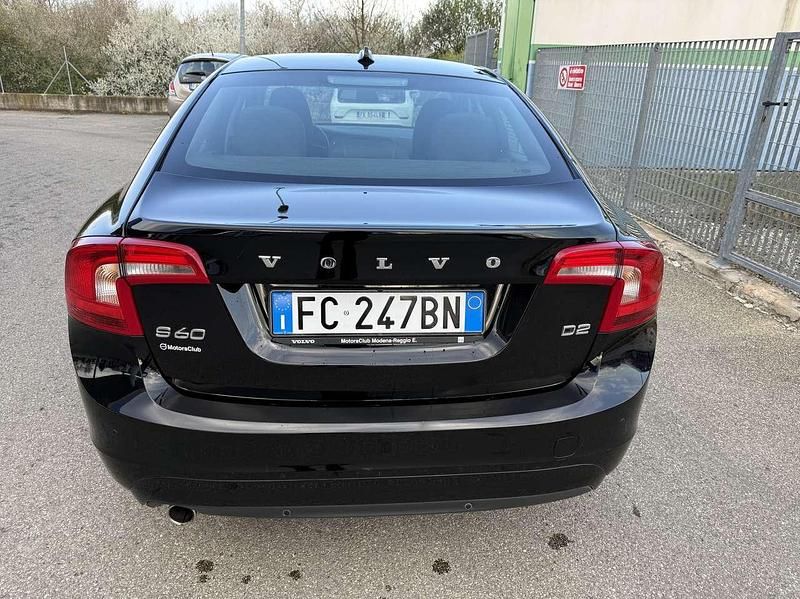 Usata Volvo S60 Summum 120 CV (88 kW) 2016 Nero Berlina
