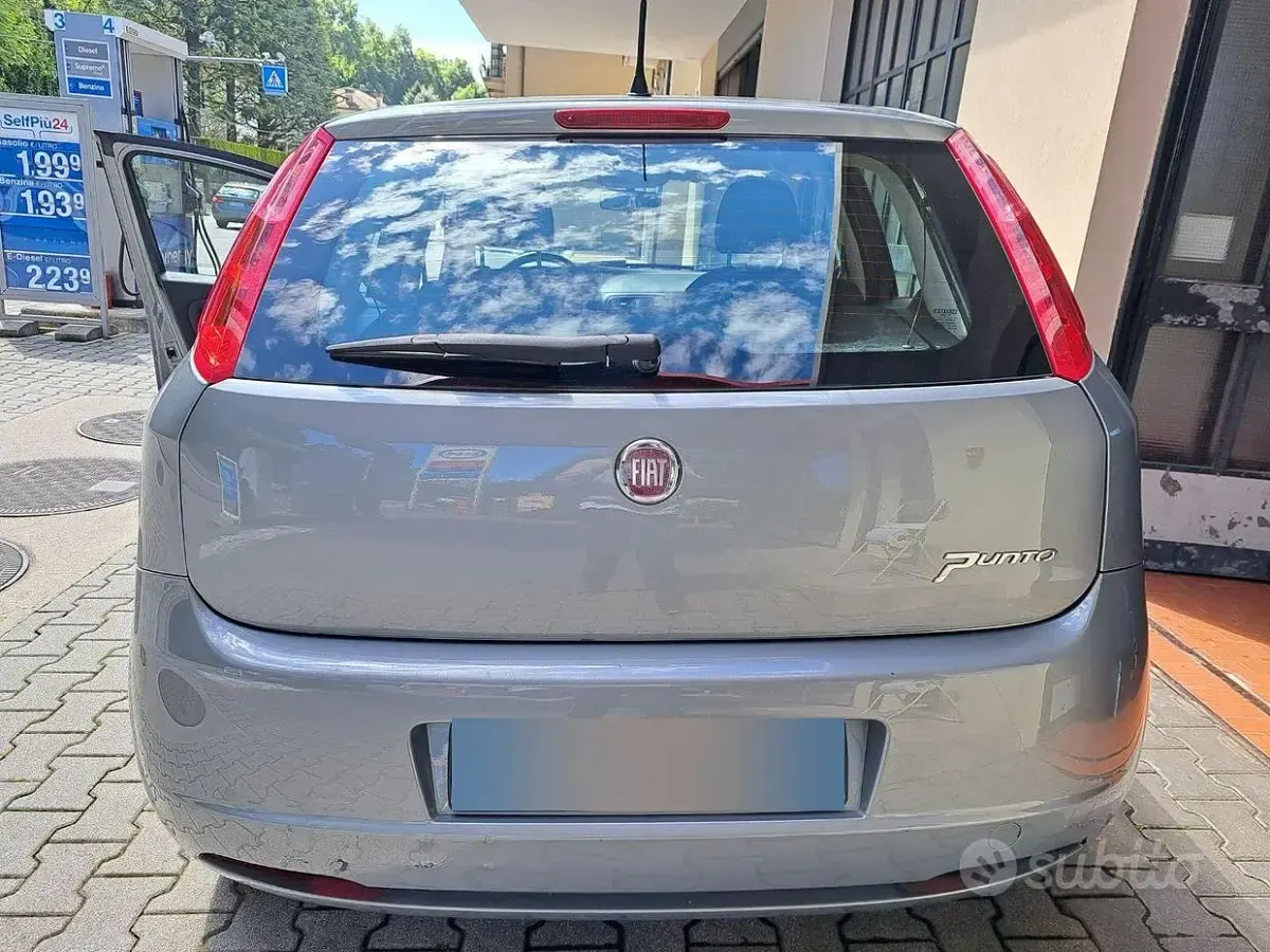 Usata Fiat Grande Punto Dynamic 65 CV (47 kW) 2008 Grigio Utilitaria