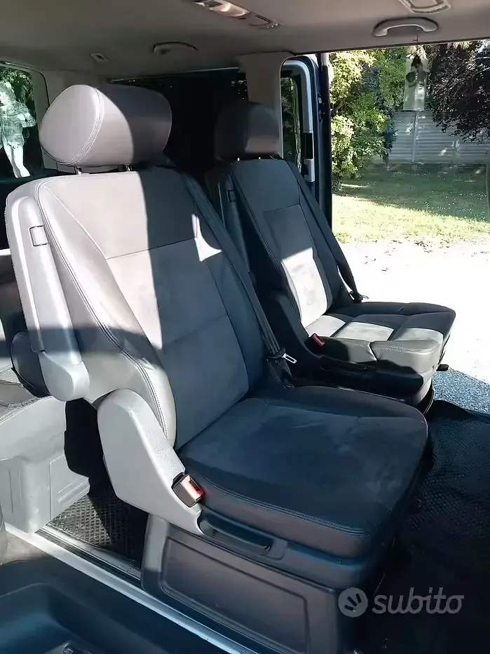 Usata VW Multivan 180 CV (132 kW) 2011 Grigio Monovolume