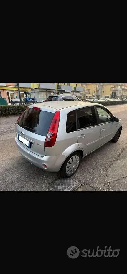 Usata Ford Fiesta 2007 Grigio Utilitaria
