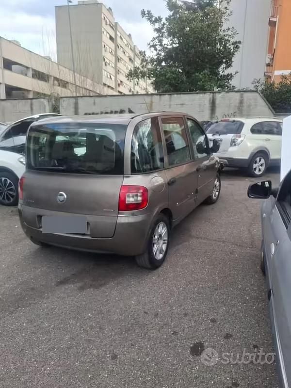 Usata Fiat Multipla 120 CV (88 kW) 2006 Marrone Monovolume