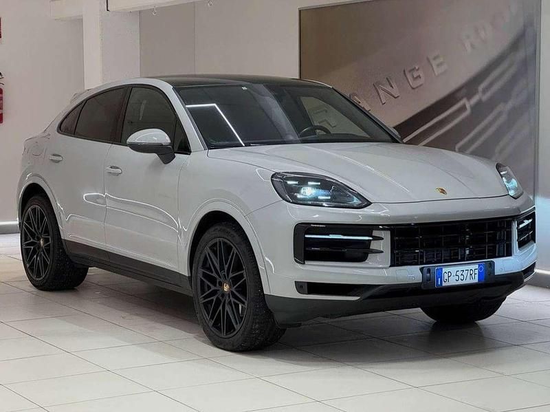 Grigio Usata 2023 Porsche Cayenne SUV | 84.900 € (Ottimo prezzo) - Immagine 1/4
