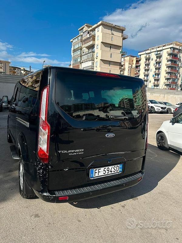 Usata Ford Tourneo 101 CV (74 kW) 2016 Nero