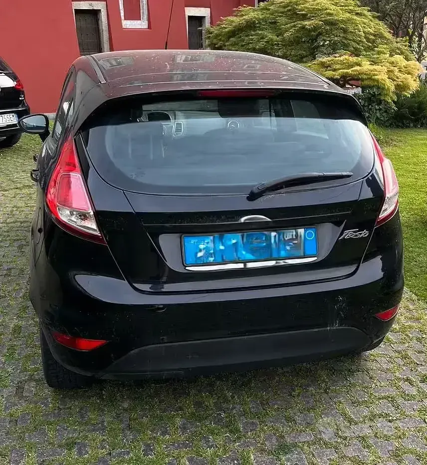 Second-hand Ford Fiesta 75 CP (55 kW) 2014 Negru Hatchback