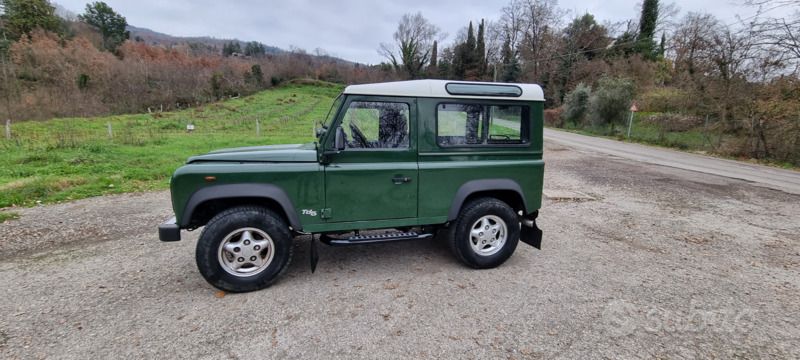 Usata Land Rover Defender 86 CV (63 kW) 2001 Verde SUV