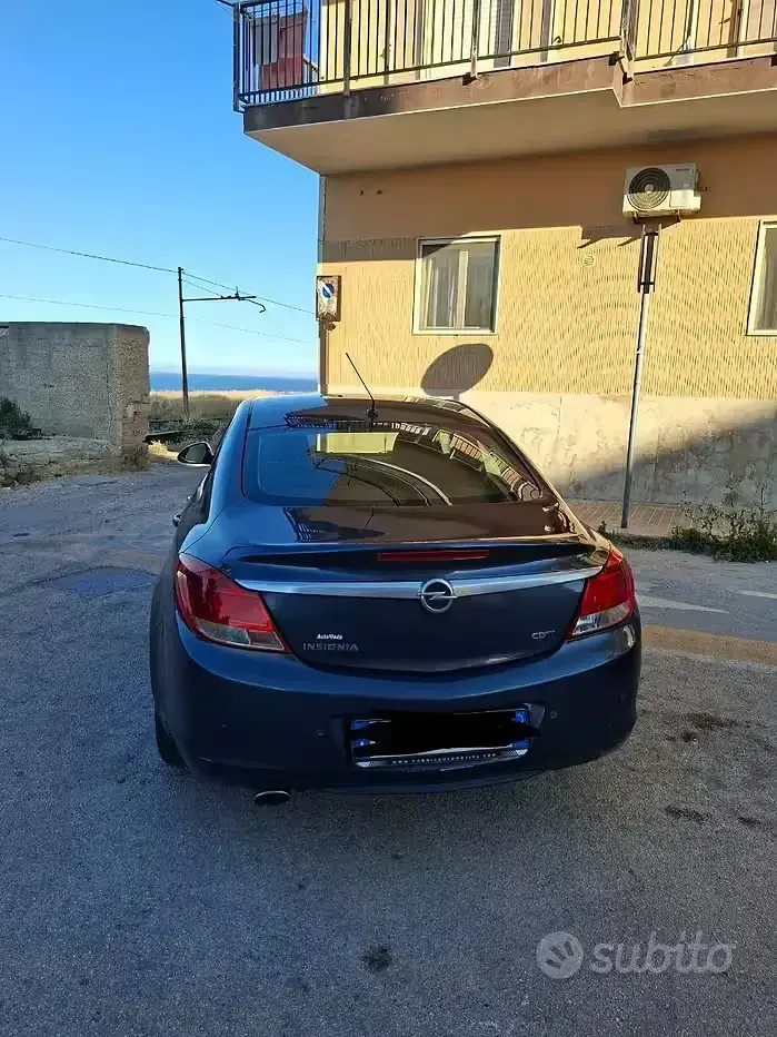 Usata Opel Insignia 160 CV (117 kW) 2009 Blu Berlina