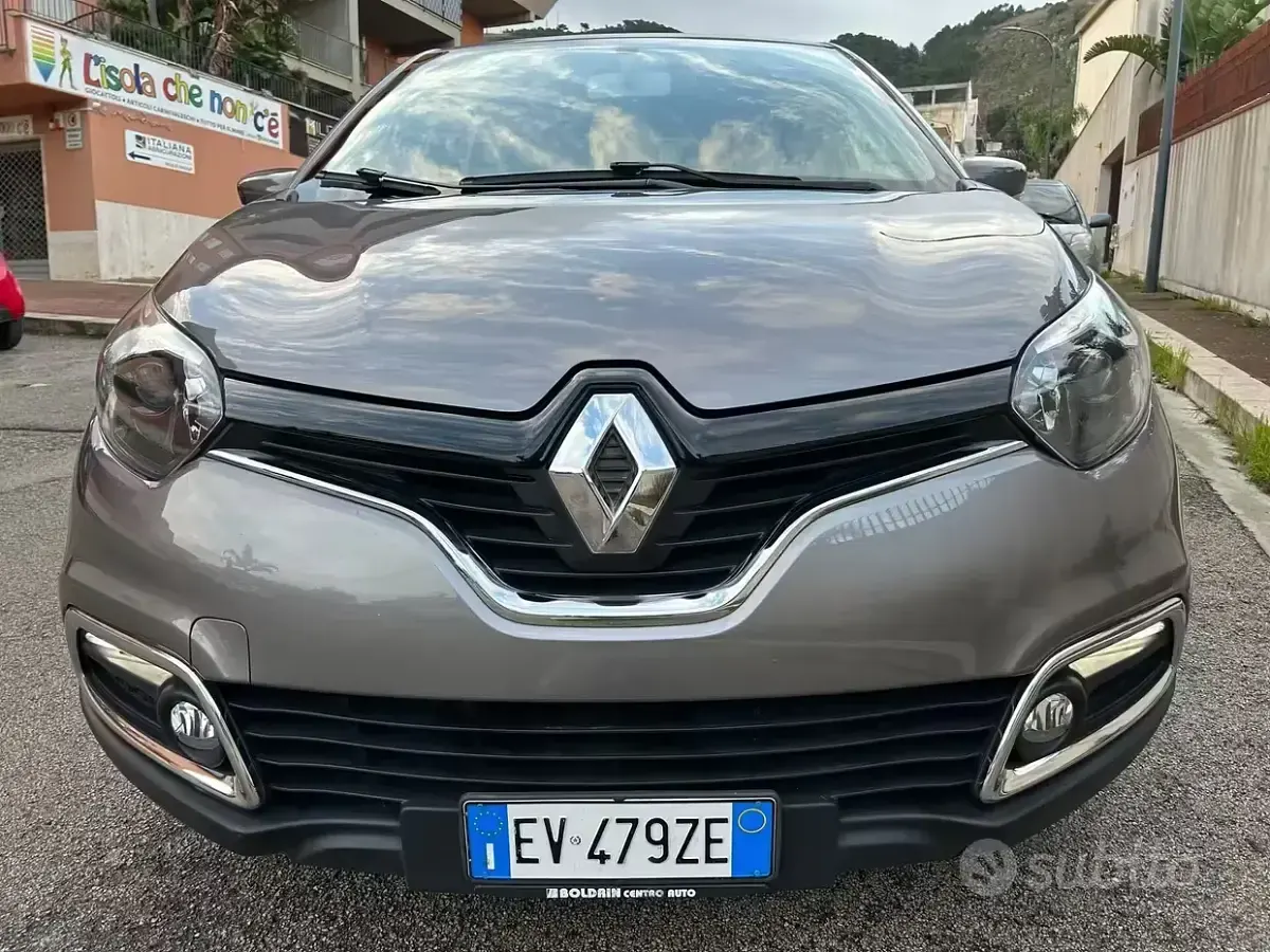 Usata Renault Captur 90 CV (66 kW) 2014 Grigio SUV