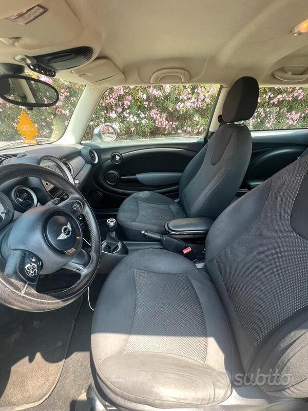 Usata Mini ONE 75 CV (55 kW) 2011 Bianco Utilitaria