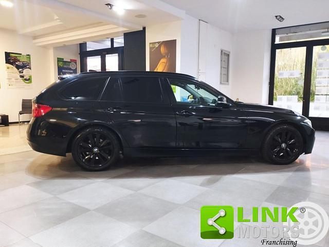 Usata BMW 318 Sport Line 143 CV (105 kW) 2014 Nero Station wagon