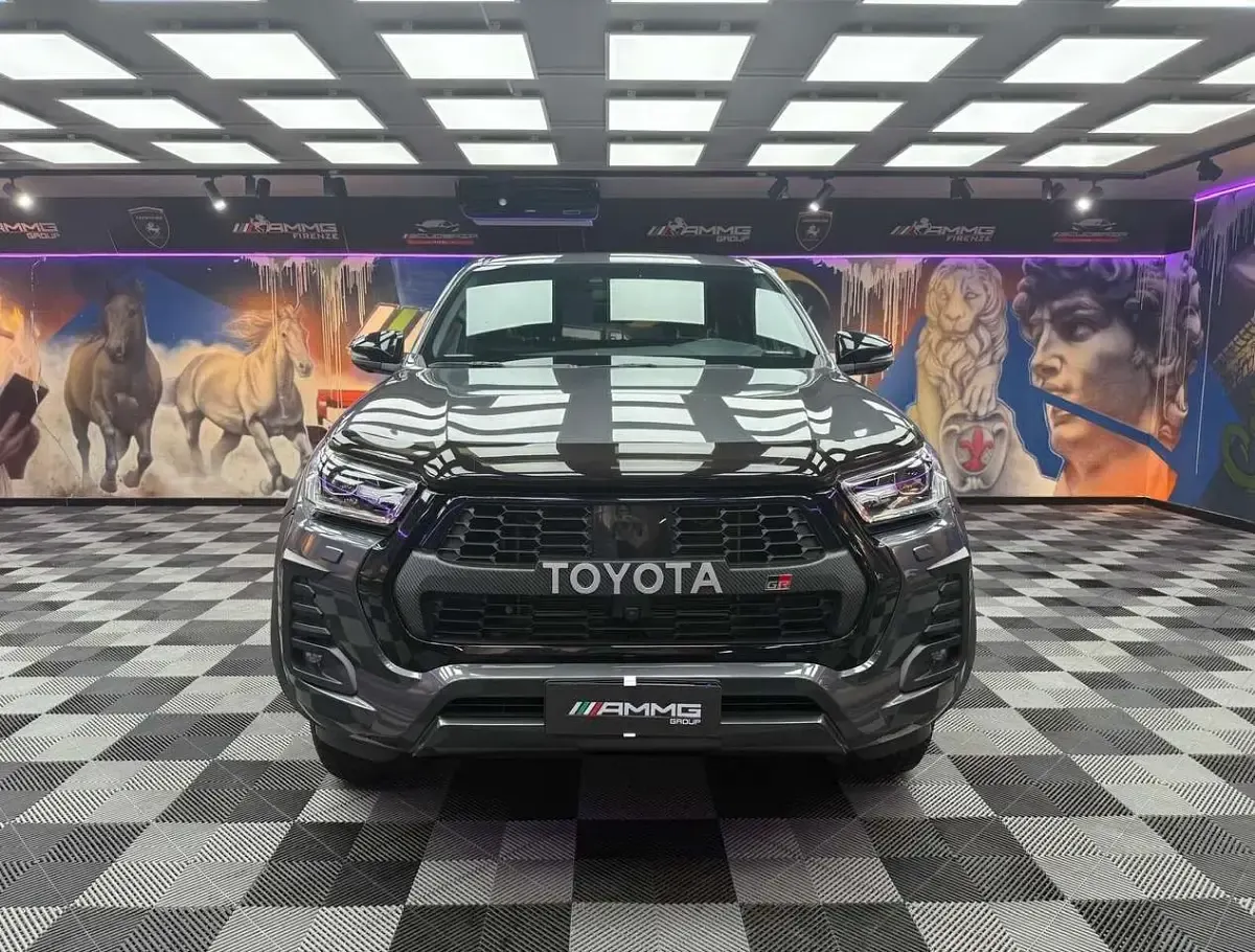 Usata Toyota HiLux Sport 204 CV (150 kW) 2023 Nero Pick-up