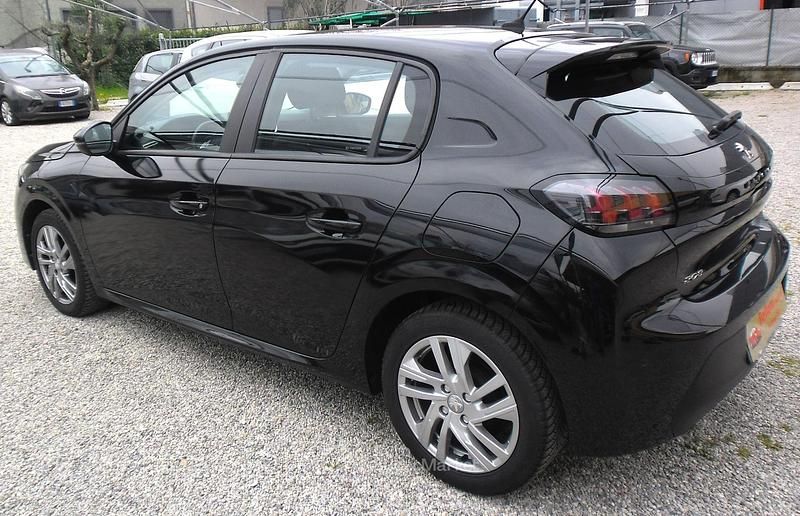 Usata Peugeot 208 75 CV (55 kW) 2020 Nero Utilitaria