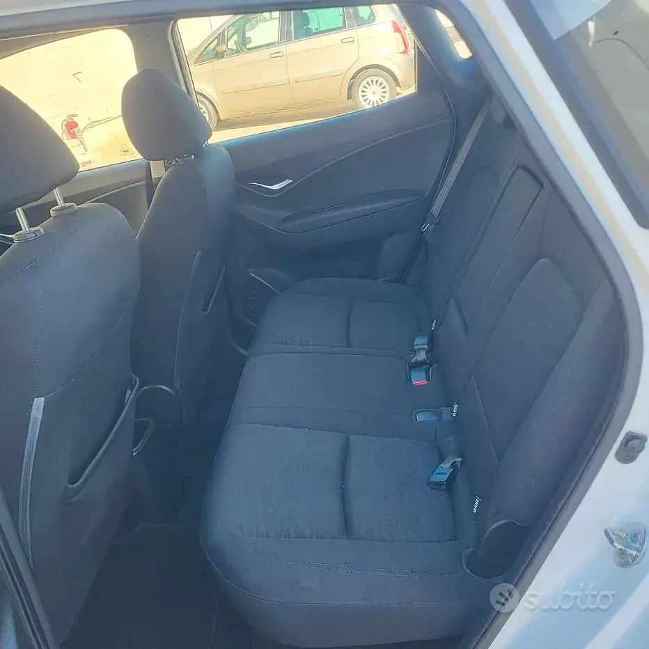 Usata Hyundai ix20 90 CV (66 kW) 2011 Bianco Utilitaria