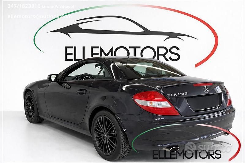 Usata Mercedes SLK280 231 CV (169 kW) 2007 Blu Cabrio