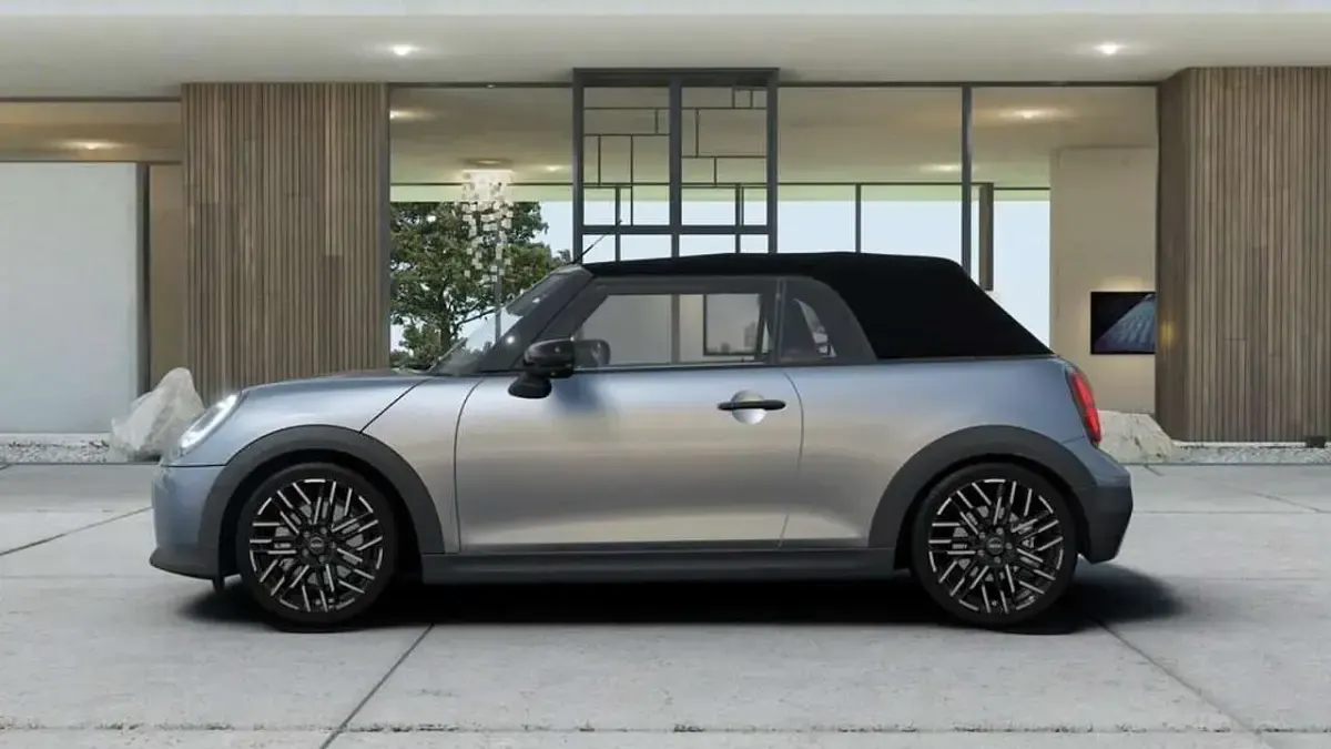 Usata Mini Cooper Cabriolet Favoured 163 CV (119 kW) 2025 Copper grey Cabrio