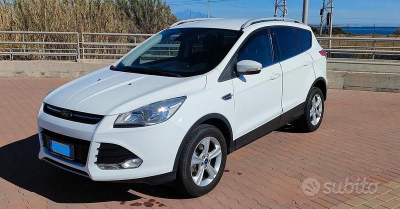 Usata Ford Kuga Titanium 120 CV (88 kW) 2016 Bianco SUV