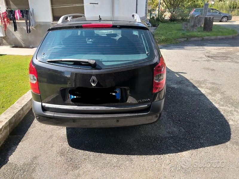 Usata Renault Laguna II 150 CV (110 kW) 2006 Nero Station wagon