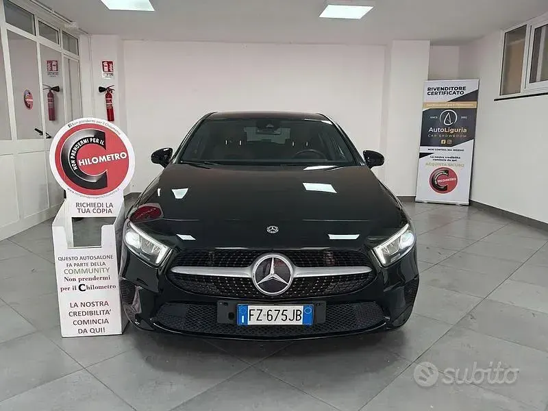Usata Mercedes A180 116 CV (85 kW) 2019 Nero Berlina