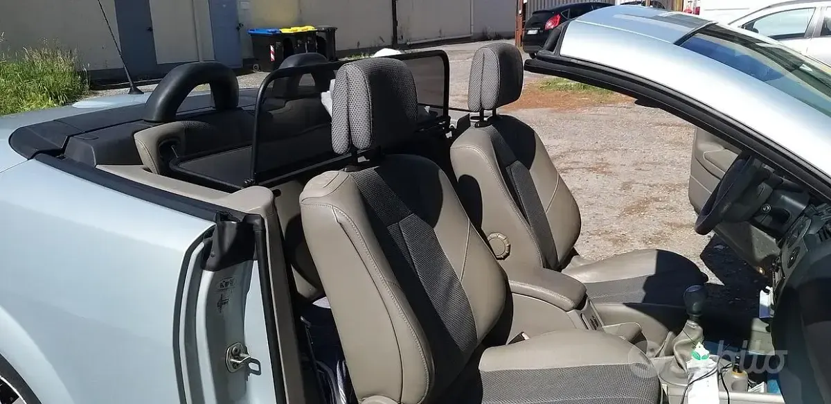 Usata Renault Mégane Cabriolet 156 CV (114 kW) 2004 Bluazzurro Cabrio