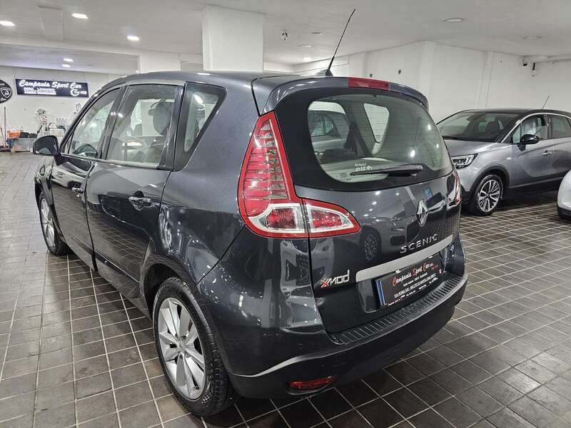Usata Renault Scénic III 110 CV (80 kW) 2011 Grigio moda metallizzato Monovolume