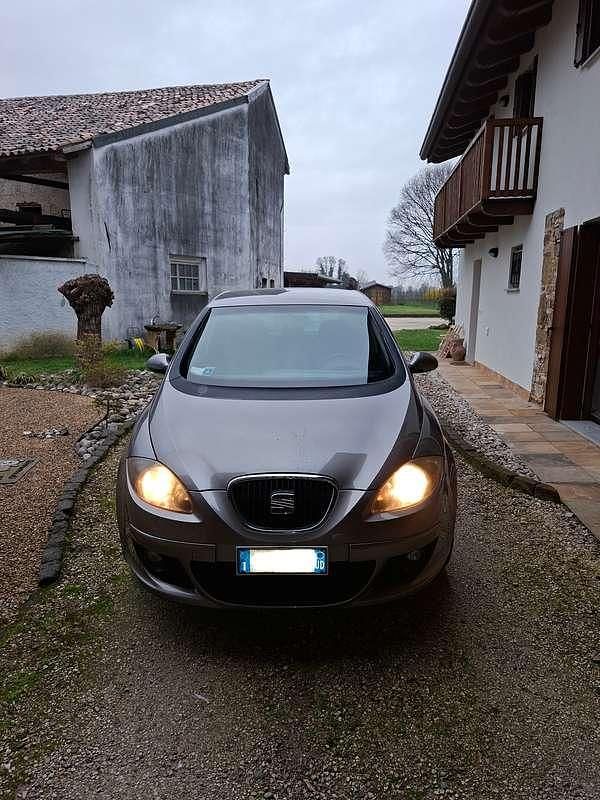 Usata Seat Altea Stylance 105 CV (77 kW) 2005 Grigio Monovolume