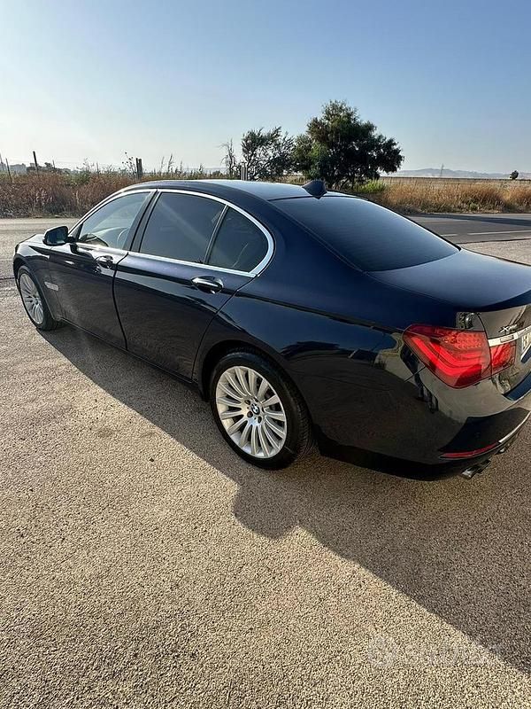Begagnad BMW 730 268 HK (197 kW) 2013 Blå Sedan