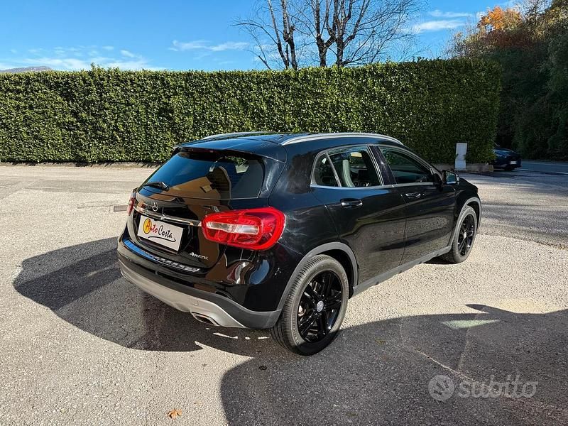 Usata Mercedes GLA200 Premium 136 CV (100 kW) 2015 Nero SUV