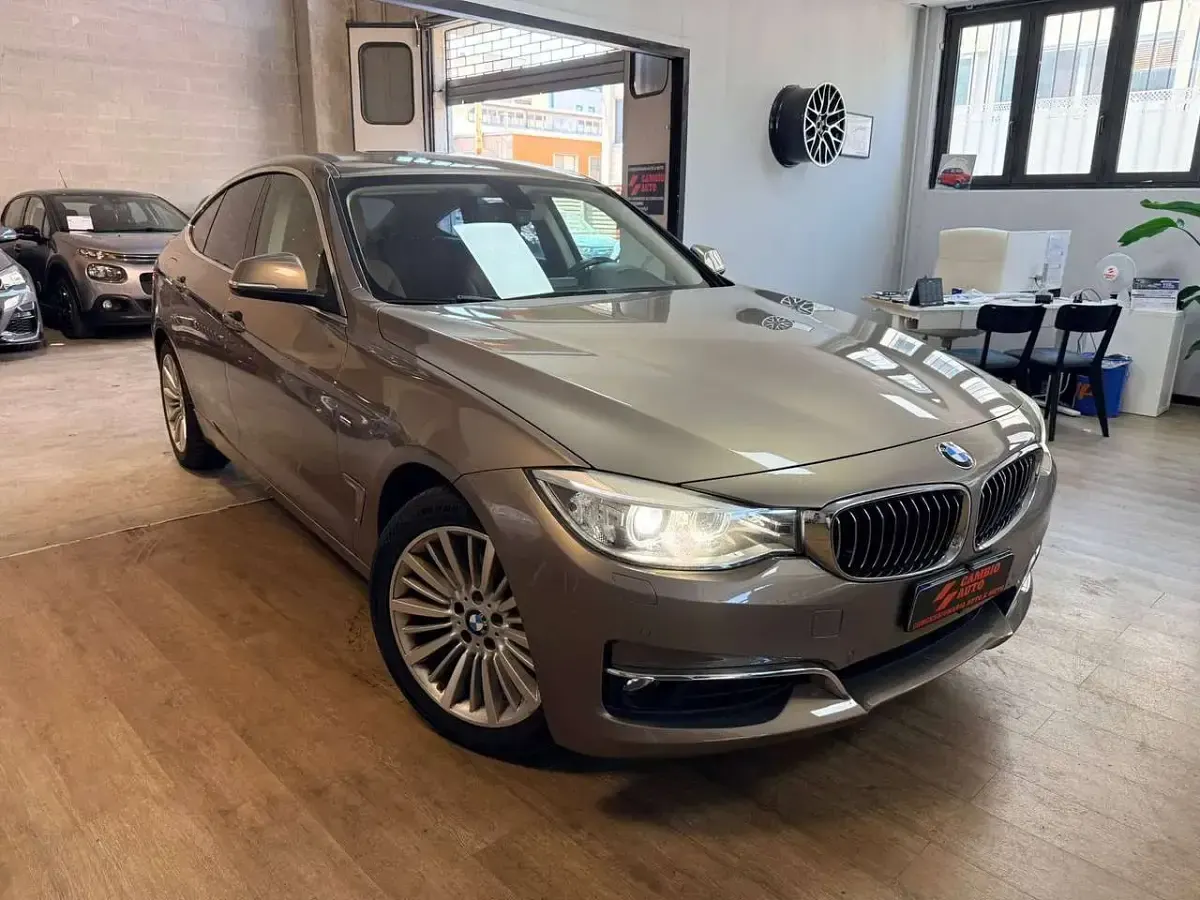 Usata BMW 320 Luxury Line 184 CV (135 kW) 2015 Bronzo Berlina