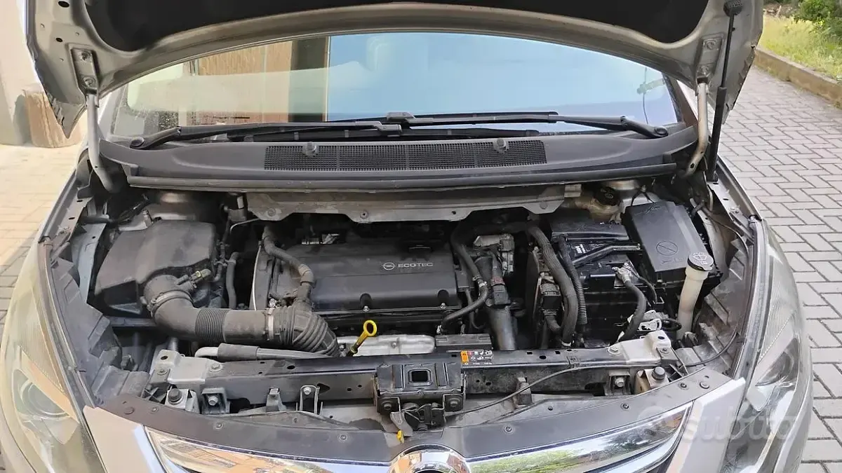 Usata Opel Zafira Tourer 150 CV (110 kW) 2015 Grigio Monovolume