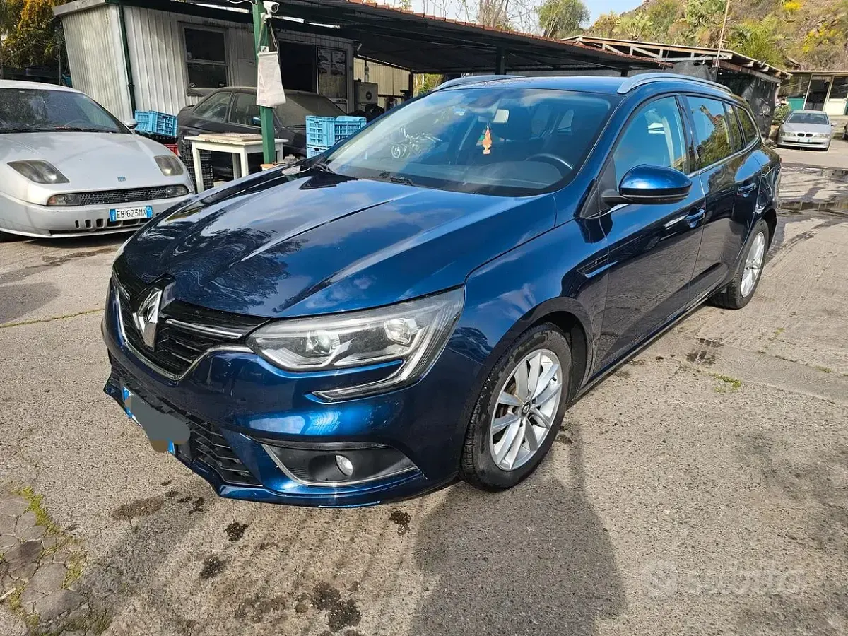 Usata Renault Mégane IV Intens 110 CV (80 kW) 2018 Blu Berlina