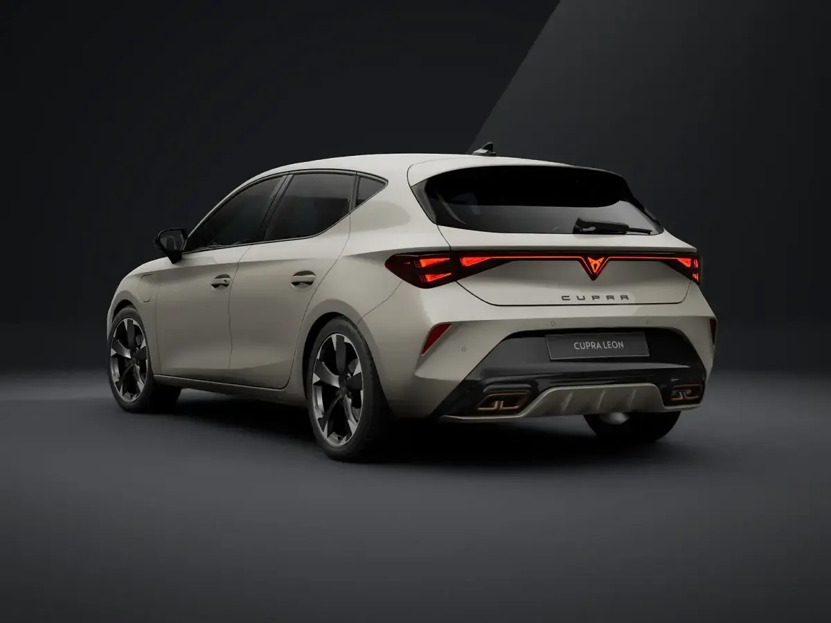 Nuova Cupra Leon 204 CV (150 kW) 2026 Taiga grey Berlina