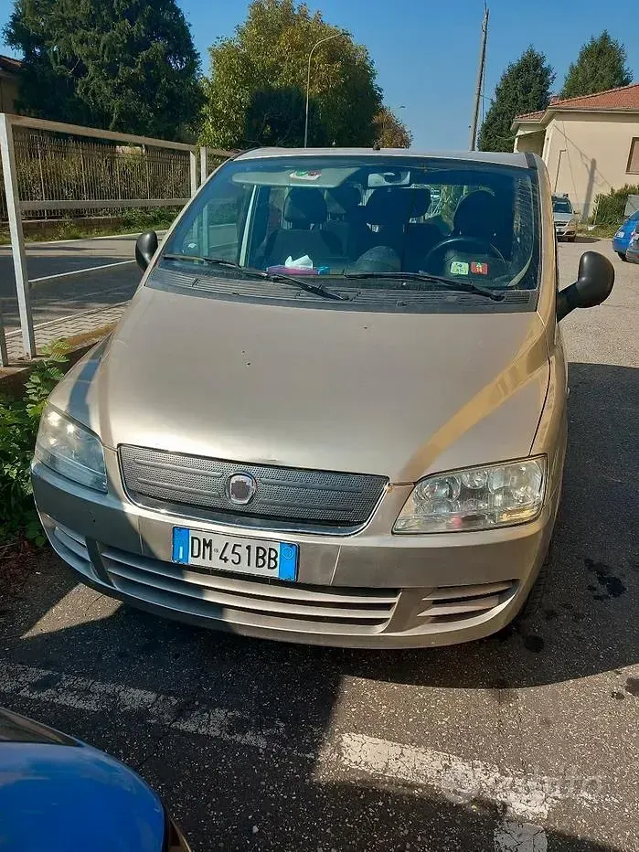 Usata Fiat Multipla 103 CV (75 kW) 2008 Grigio Monovolume