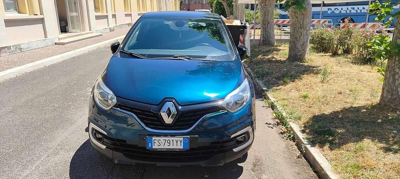 Usata Renault Captur 90 CV (66 kW) 2018 Blu/azzurro SUV