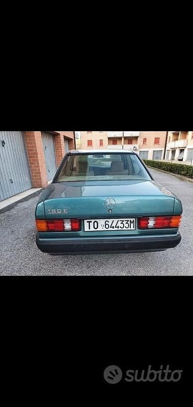 Usata Mercedes 190 122 CV (89 kW) 1988 Verde Berlina