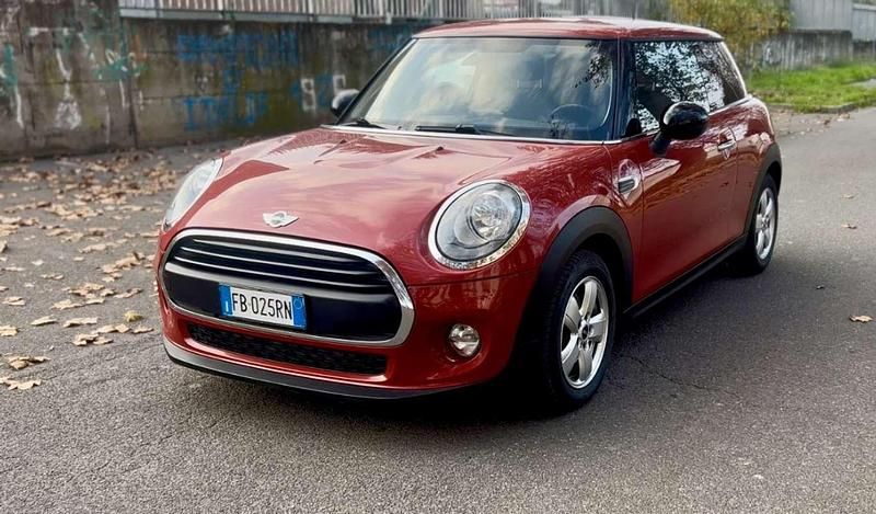 Usata Mini One D Business 95 CV (69 kW) 2015 Utilitaria