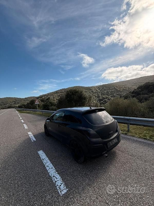 Usata Opel Corsa 69 CV (50 kW) 2007 Nero Utilitaria