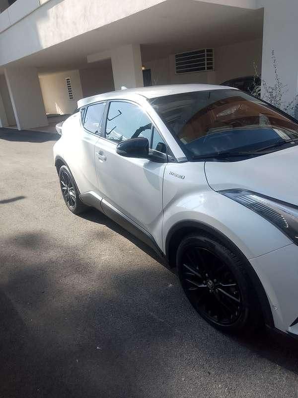 Usata Toyota C-HR Lounge 98 CV (72 kW) 2019 Bianco SUV