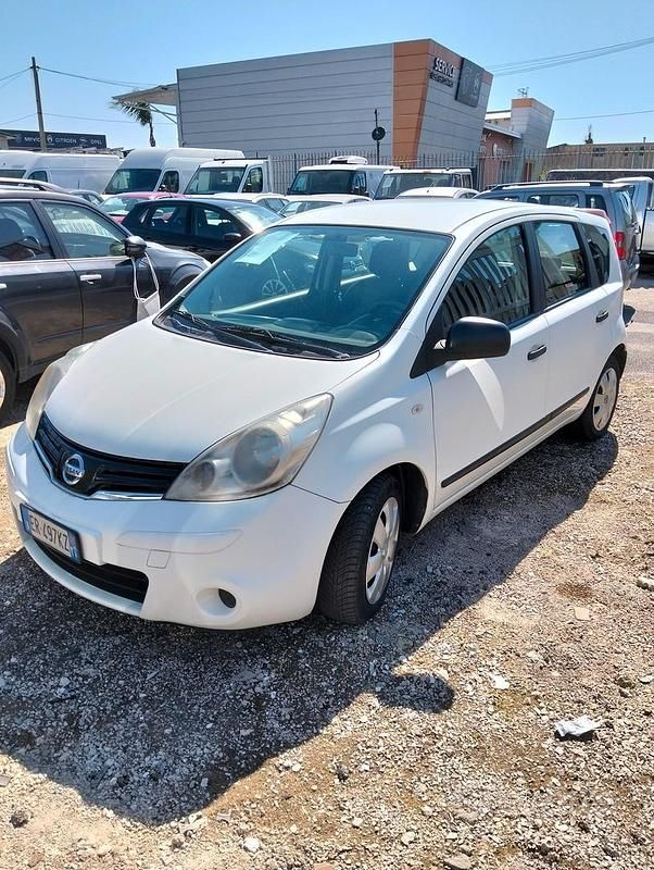 Usata Nissan Note 90 CV (66 kW) 2013 Bianco Utilitaria