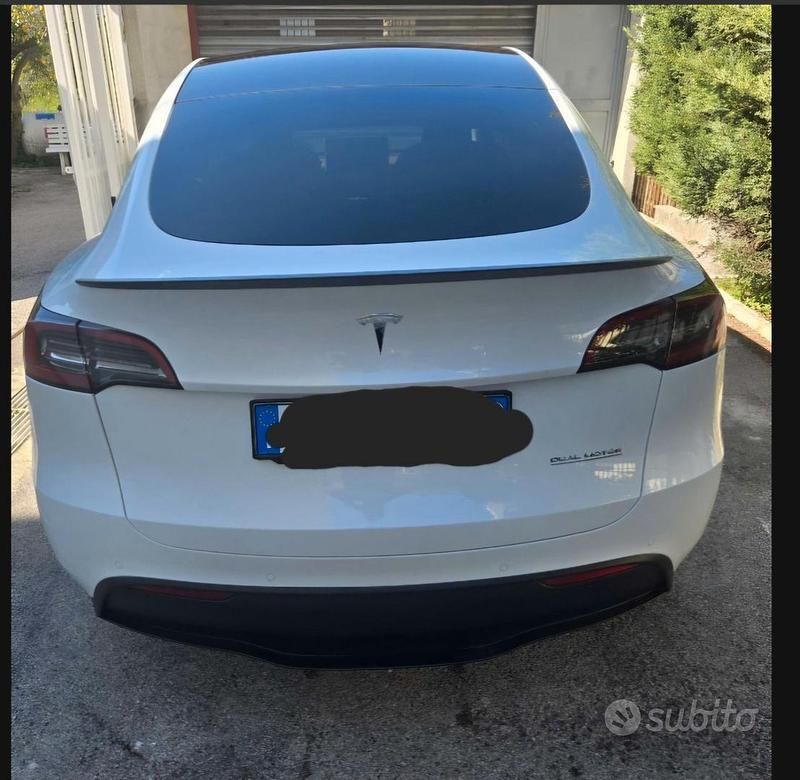 Usata 2022 Tesla Model Y Performance SUV | 40.900 € (Buon prezzo) - Immagine 1/4