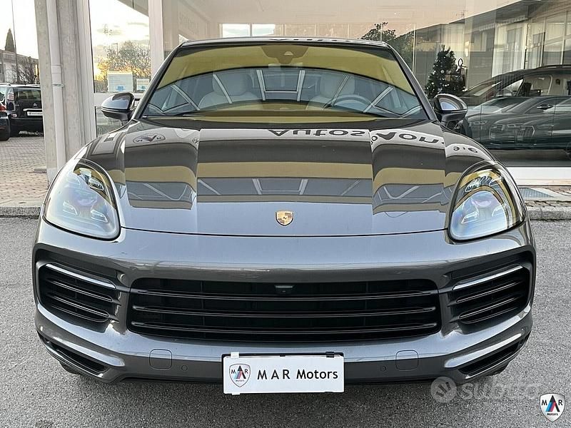 Usata Porsche Cayenne 339 CV (249 kW) 2021 Grigio SUV