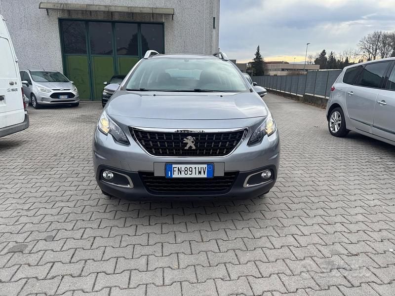 Usata Peugeot 2008 Allure 82 CV (60 kW) 2018 Beige SUV