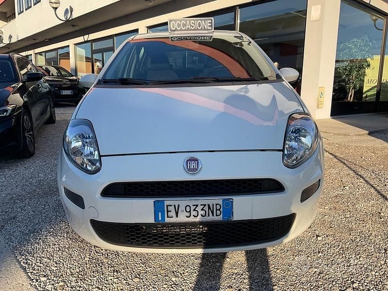 Usata Fiat Punto Street 75 CV (55 kW) 2014 Bianco Berlina