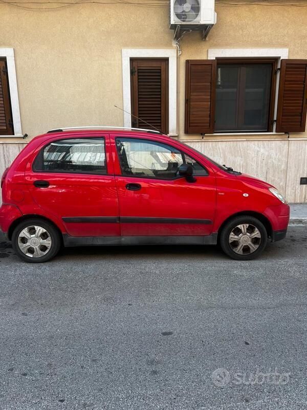 Rosso Usata 2009 Chevrolet Matiz Due volumi | 2000 € (Buon prezzo) - Immagine 1/4