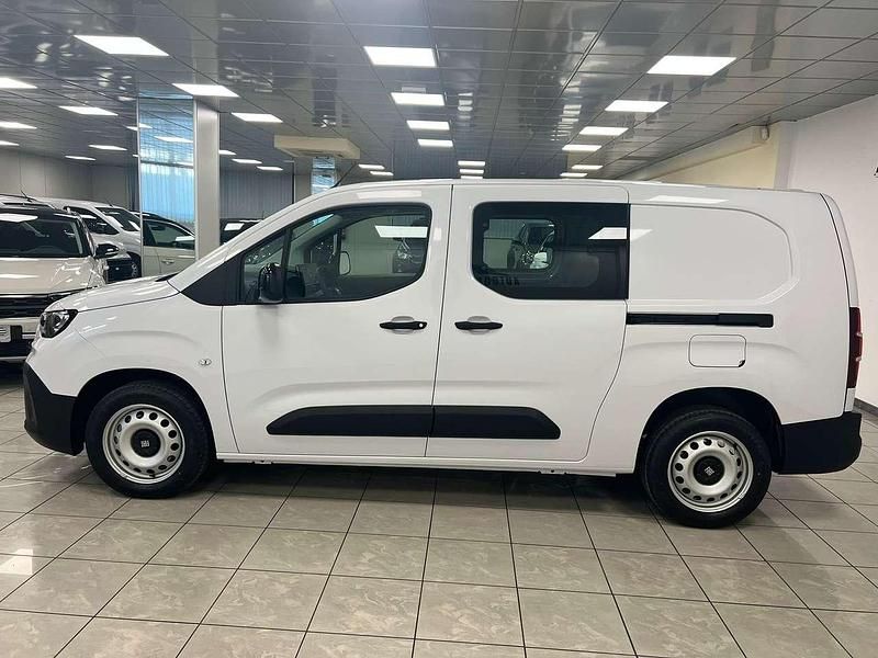 Nuova Fiat Doblò 102 CV (75 kW) 2025 Nero Monovolume