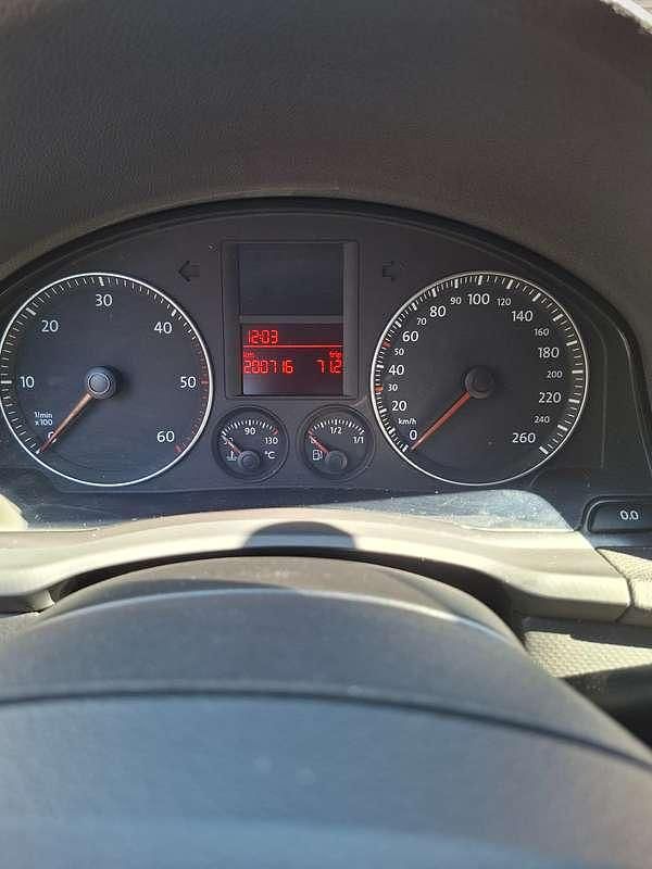 Usata VW Golf IV Trendline 105 CV (77 kW) 2005 Berlina